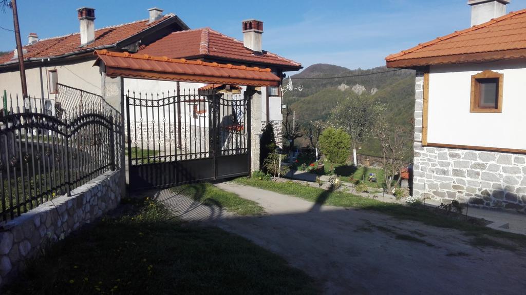 Semana Guesthouse Vrata Exterior foto